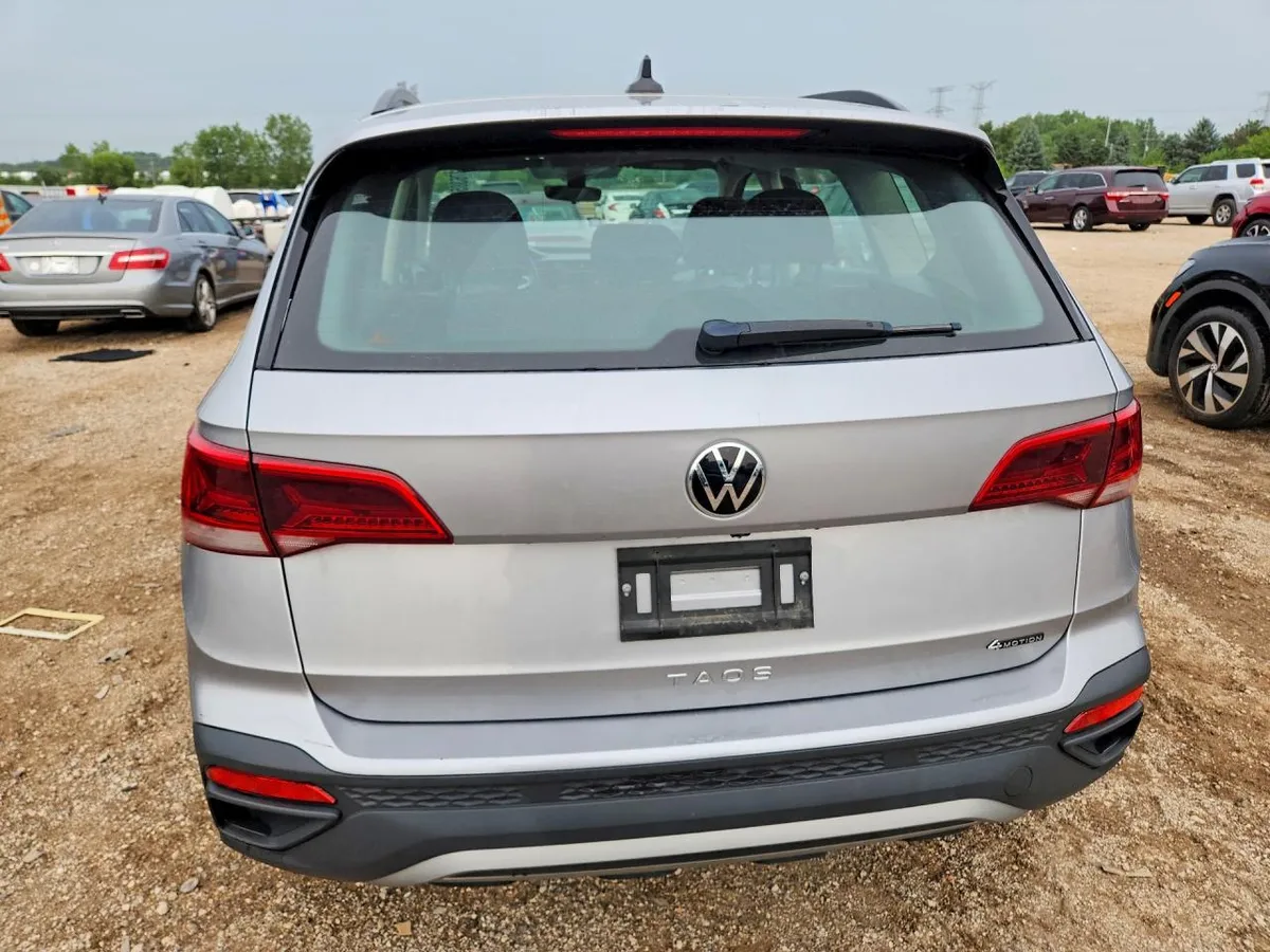 VOLKSWAGEN TAOS S 2024