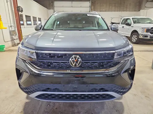 VOLKSWAGEN TAOS SE 2023