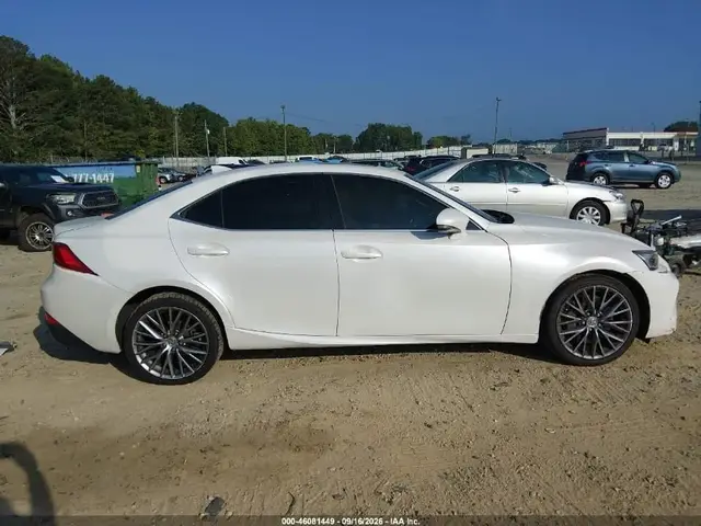 LEXUS IS 200T 2017