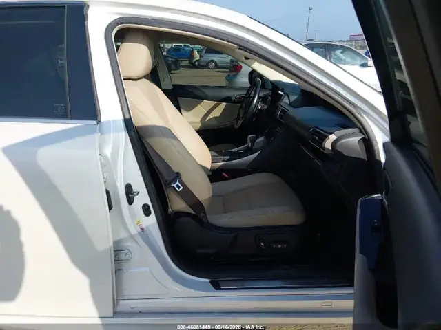 LEXUS IS 200T 2017