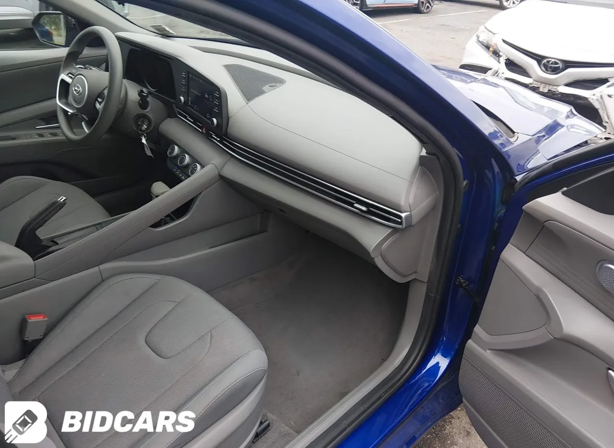 HYUNDAI ELANTRA SE 2022