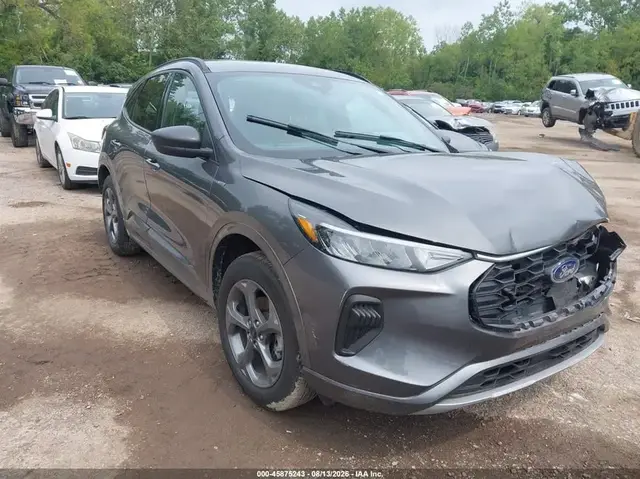 FORD ESCAPE ST-LINE 2023