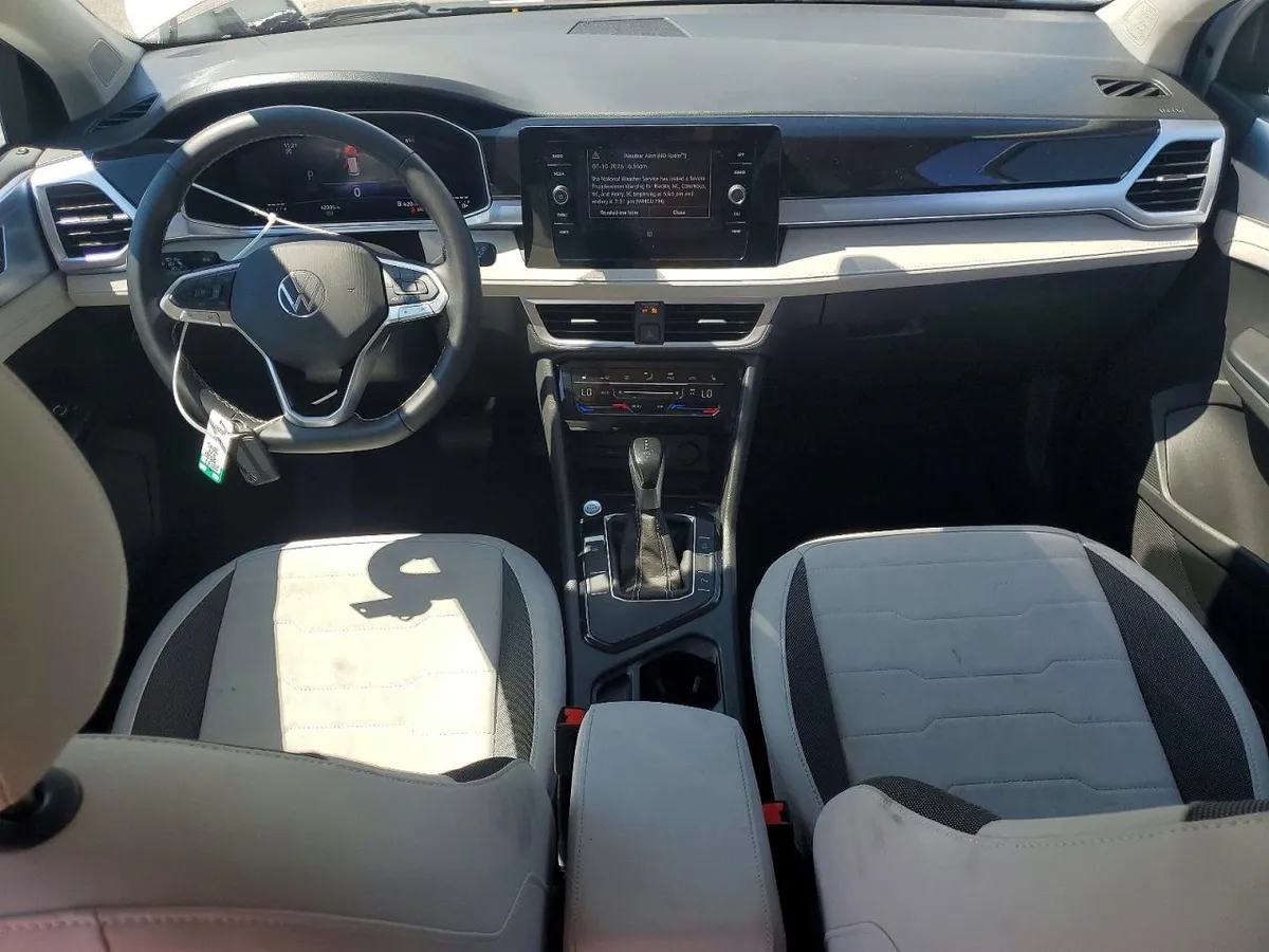 VOLKSWAGEN TAOS SE 2025