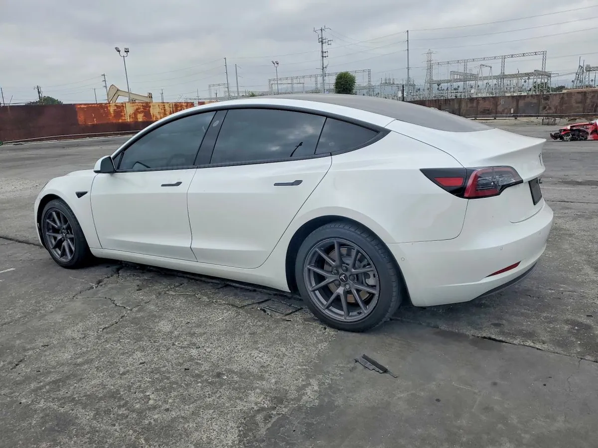 TESLA MODEL 3 LONG RANGE 2021