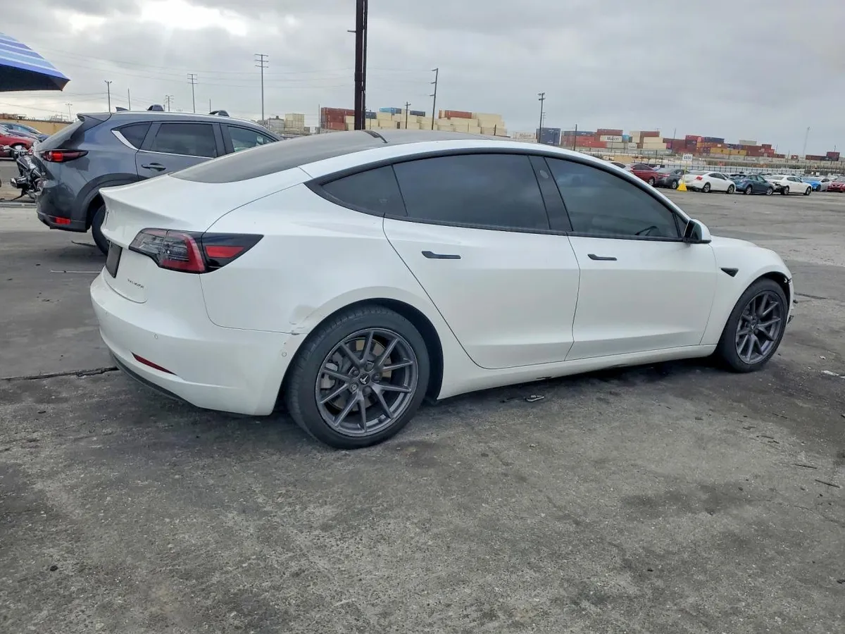 TESLA MODEL 3 LONG RANGE 2021