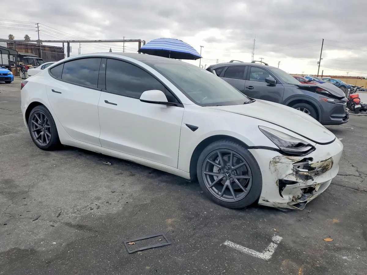 TESLA MODEL 3 LONG RANGE 2021