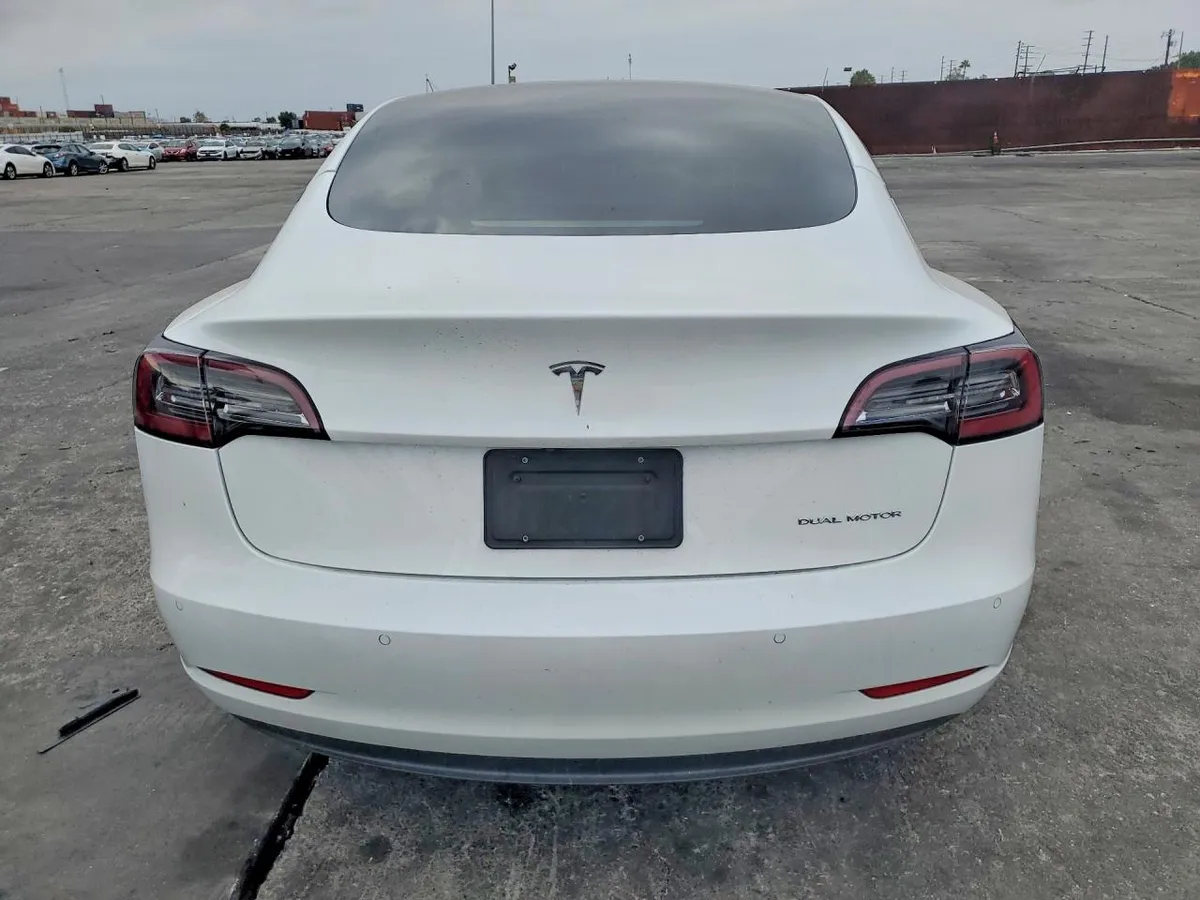 TESLA MODEL 3 LONG RANGE 2021