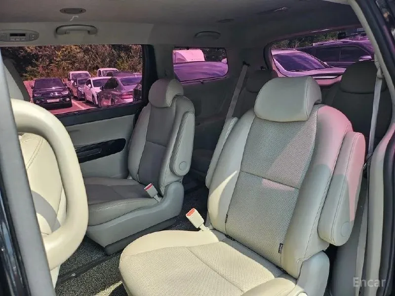 KIA CARNIVAL 2018