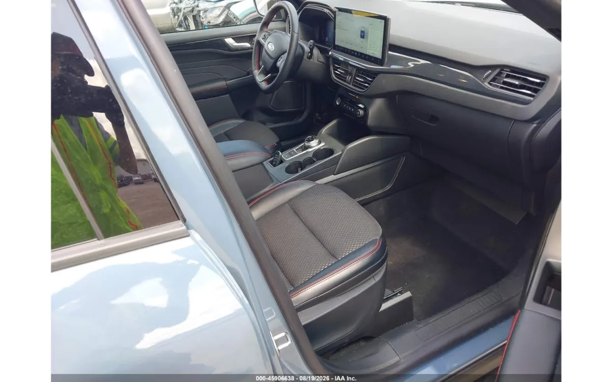 FORD ESCAPE PREMIUM 2024