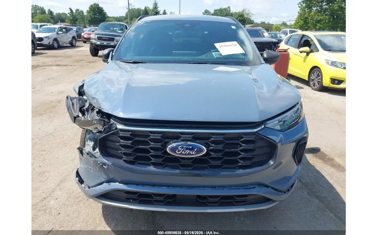 FORD ESCAPE PREMIUM 2024