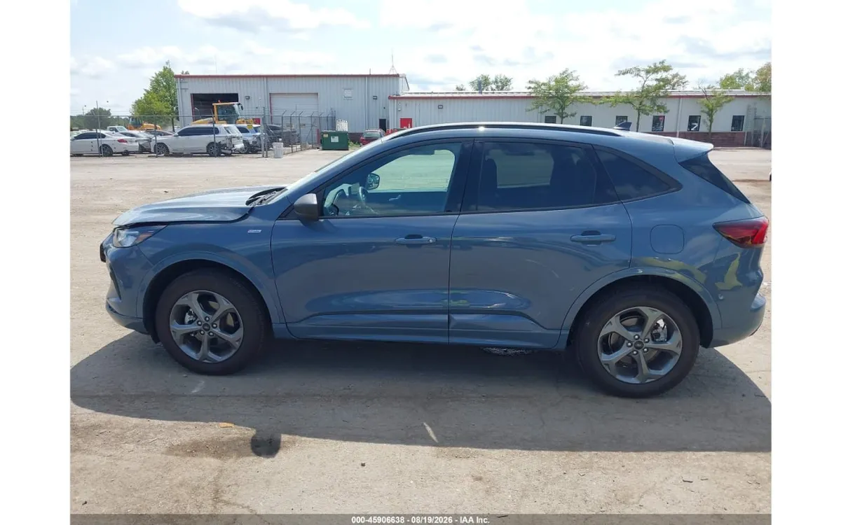 FORD ESCAPE PREMIUM 2024