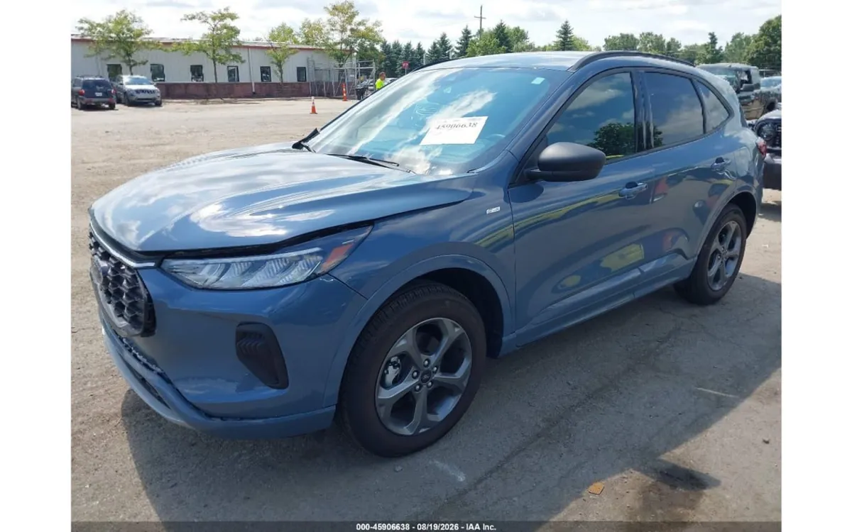 FORD ESCAPE PREMIUM 2024