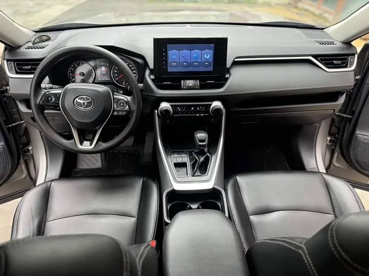 TOYOTA RAV4 URBAN EDITION (КАМЕРА ЗАДНЕГО ВИДА КОЖАНЫЕ СИДЕНЬЯ И МНОГОЕ ДРУГОЕ) 2022
