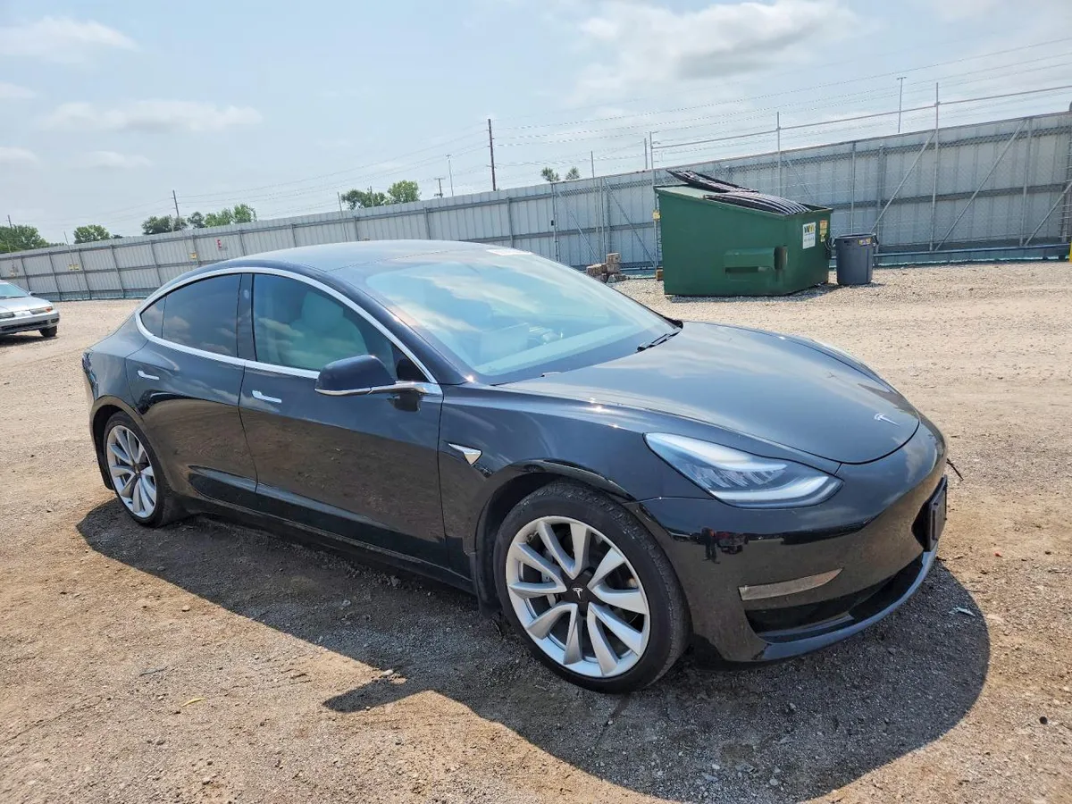 TESLA MODEL 3 LONG RANGE 2020