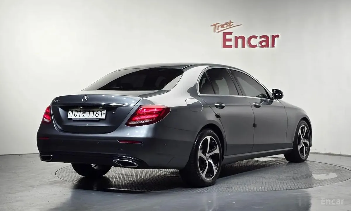 MERCEDES-BENZ E-CLASS 2022