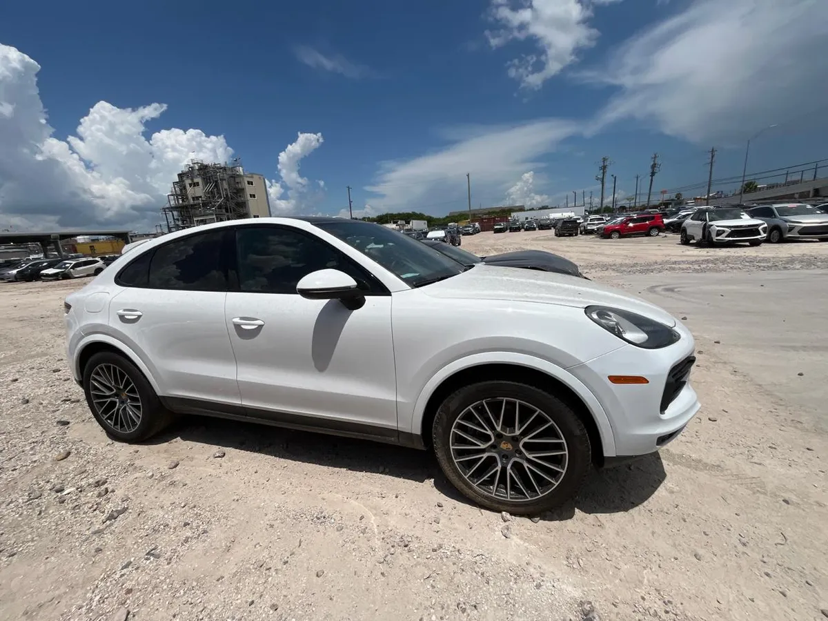 PORSCHE CAYENNE COUPE 2021