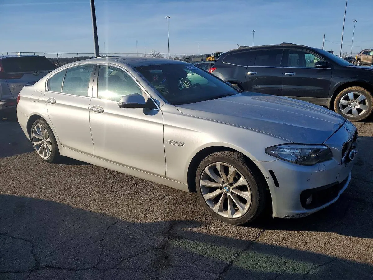 BMW 528 XI 2016