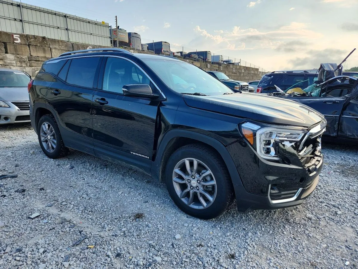 GMC TERRAIN SLT 2023