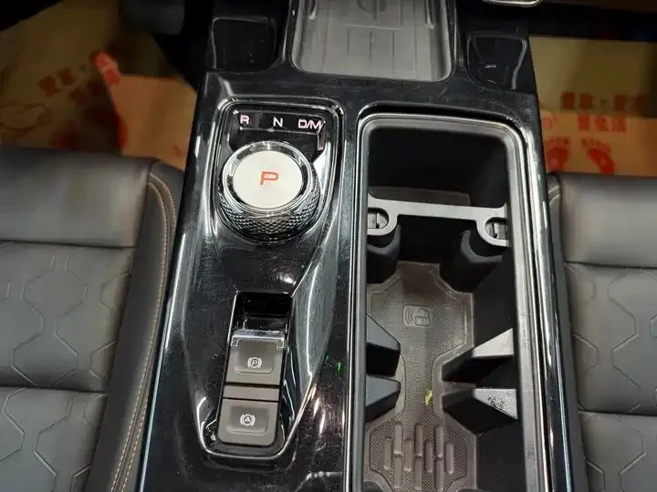 HAVAL DARGO БЕСКЛЮЧЕВОЙ ДОСТУП ЭЛЕКТРОПРИВОД И СЕНСОРНОЕ ОТКРЫТИЕ БАГАЖНИКА (ВЗМАХОМ НОГИ) АВТОПАРКОВКА УДЕРЖАНИ 2023