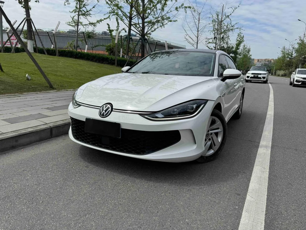VOLKSWAGEN LAMANDO L FLAGSHIP EDITION 2023