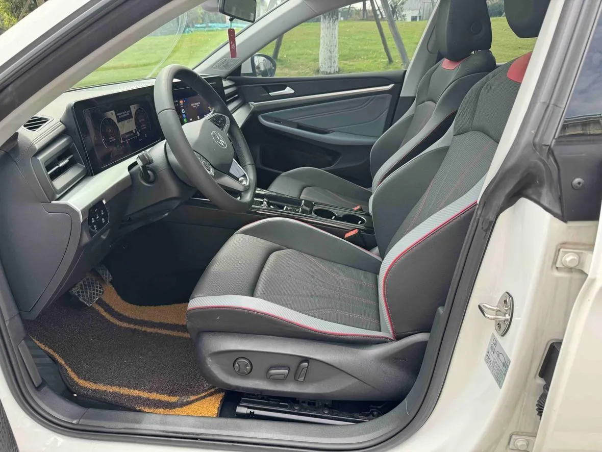 VOLKSWAGEN LAMANDO L FLAGSHIP EDITION 2023