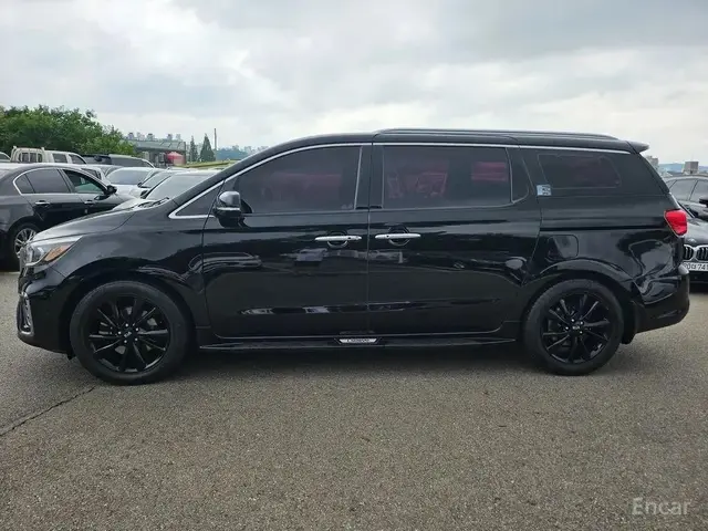 KIA CARNIVAL 2018