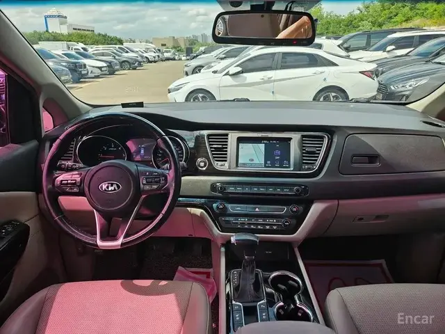 KIA CARNIVAL 2018