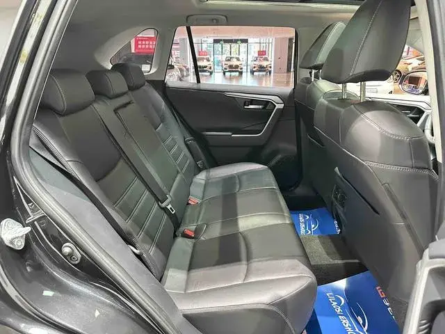 TOYOTA RAV4 FASHION PLUS EDITION 2023