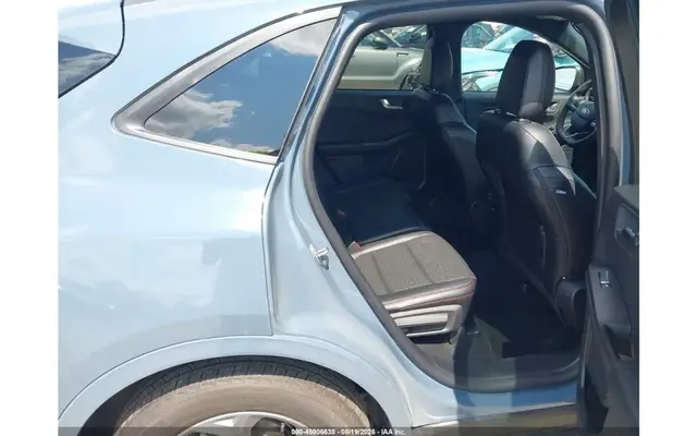 FORD ESCAPE PREMIUM 2024