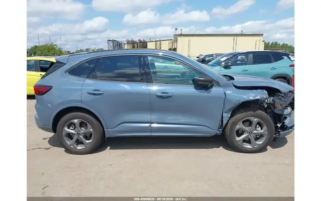 FORD ESCAPE PREMIUM 2024