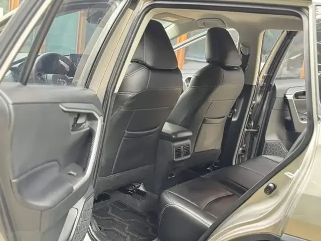 TOYOTA RAV4 URBAN EDITION (КАМЕРА ЗАДНЕГО ВИДА КОЖАНЫЕ СИДЕНЬЯ И МНОГОЕ ДРУГОЕ) 2022