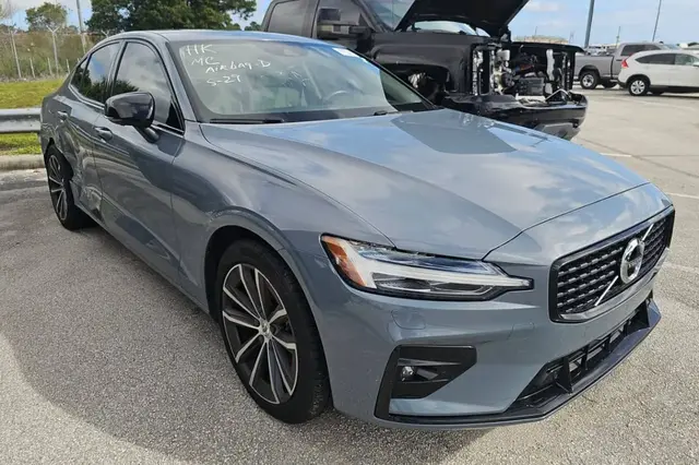 VOLVO S60 2022