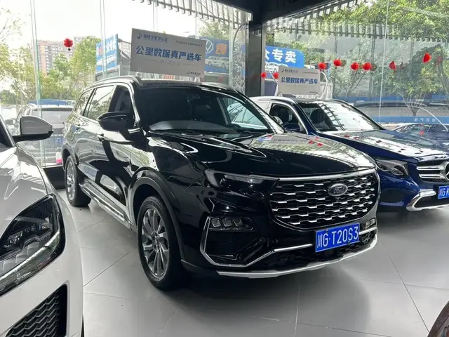 FORD EQUATOR 6-SEATER PREMIUM MODEL 2022