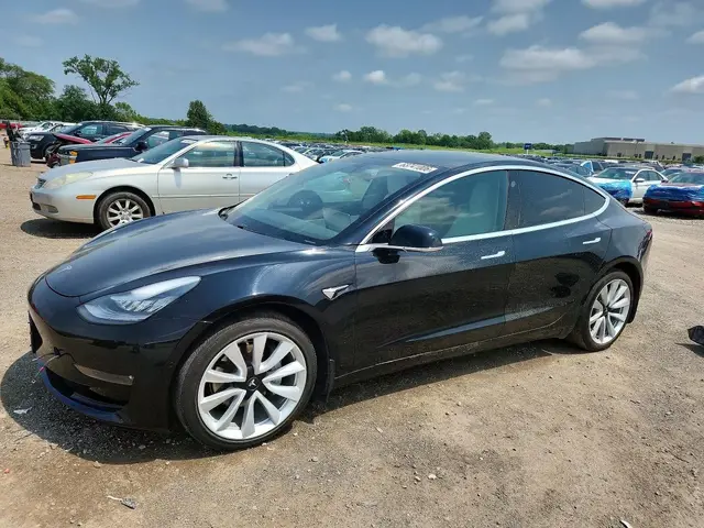 TESLA MODEL 3 LONG RANGE 2020