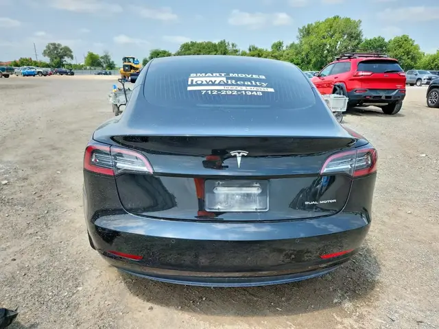 TESLA MODEL 3 LONG RANGE 2020