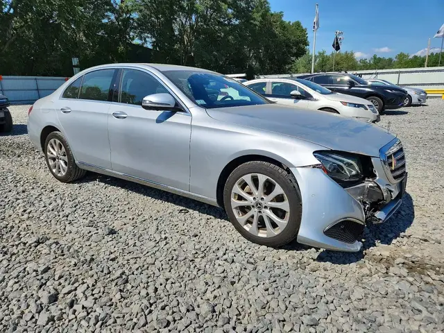 MERCEDES-BENZ E-CLASS 300 4MATIC 2019