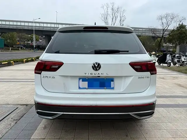 VOLKSWAGEN TIGUAN L ПРОБЕГ 40 000 КМ ДЛЯ 2023 ГОДА ЭТО ОТЛИЧНЫЙ ПОКАЗАТЕЛЬ ДВИГАТЕЛЬ ТОЛЬКО РАЗОГРЕЛСЯ 2023