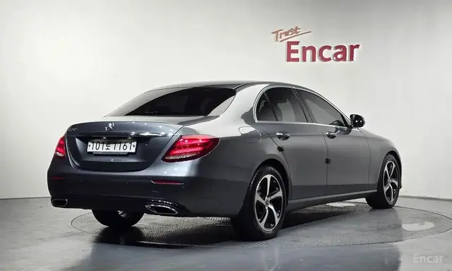 MERCEDES-BENZ E-CLASS 2022