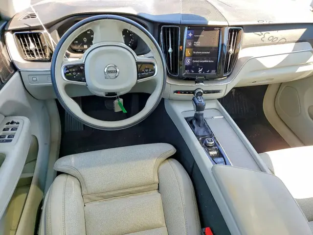 VOLVO XC60 INSCRIPTION (МАКСИМАЛЬНАЯ ОТДЕЛКА КОЖАНЫЙ САЛОН ПАНОРАМА ПРЕМИАЛЬНАЯ ОПТИКА КОНТУРНАЯ ПОДСВЕТКА ХРОМ 2019