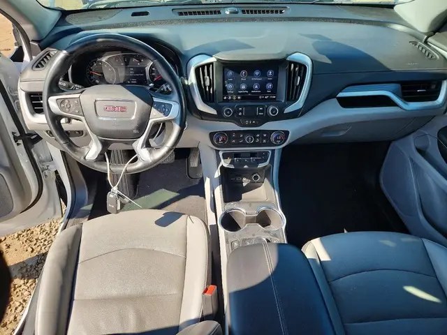 GMC TERRAIN SLT 2024