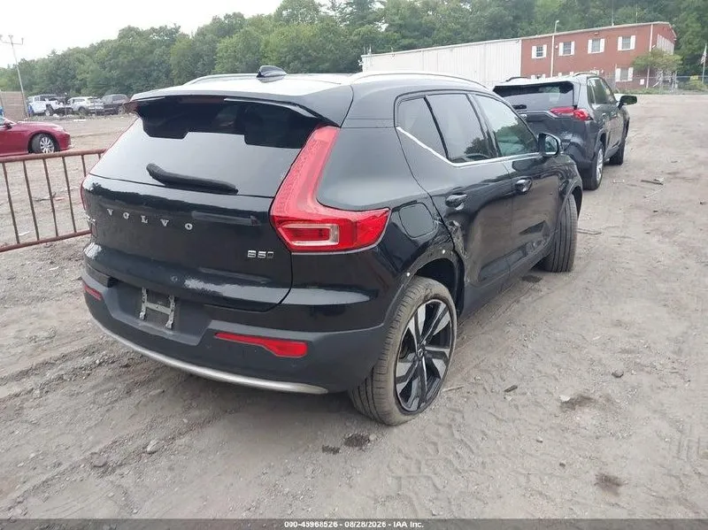 VOLVO XC40 B5 PLUS BRIGHT THEME 2024