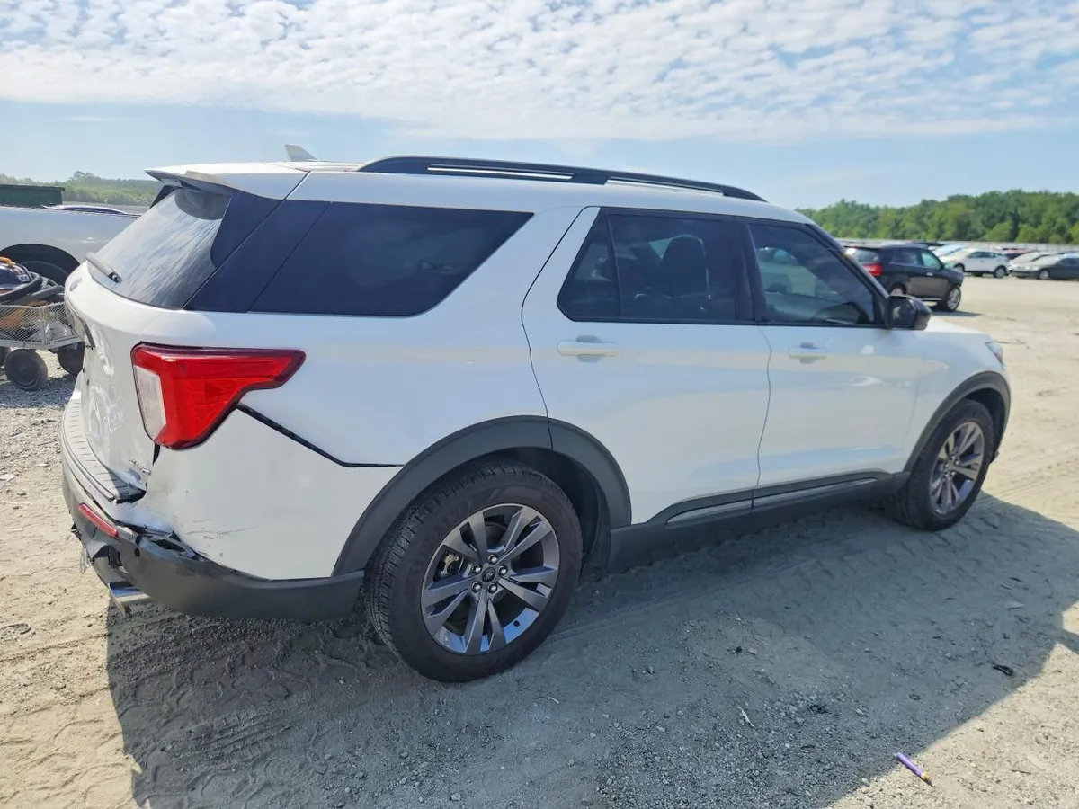 FORD EXPLORER XLT 2022