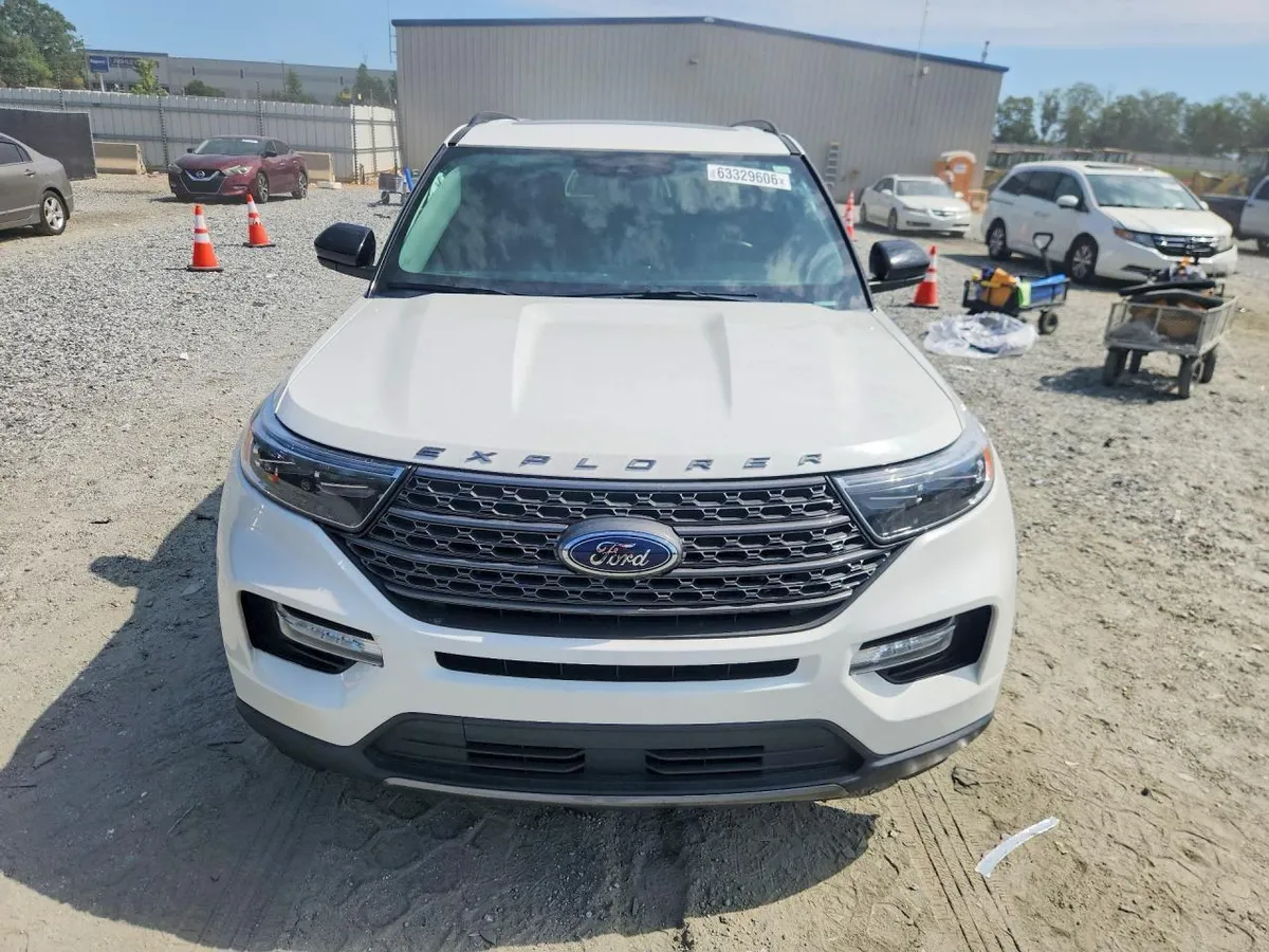 FORD EXPLORER XLT 2022