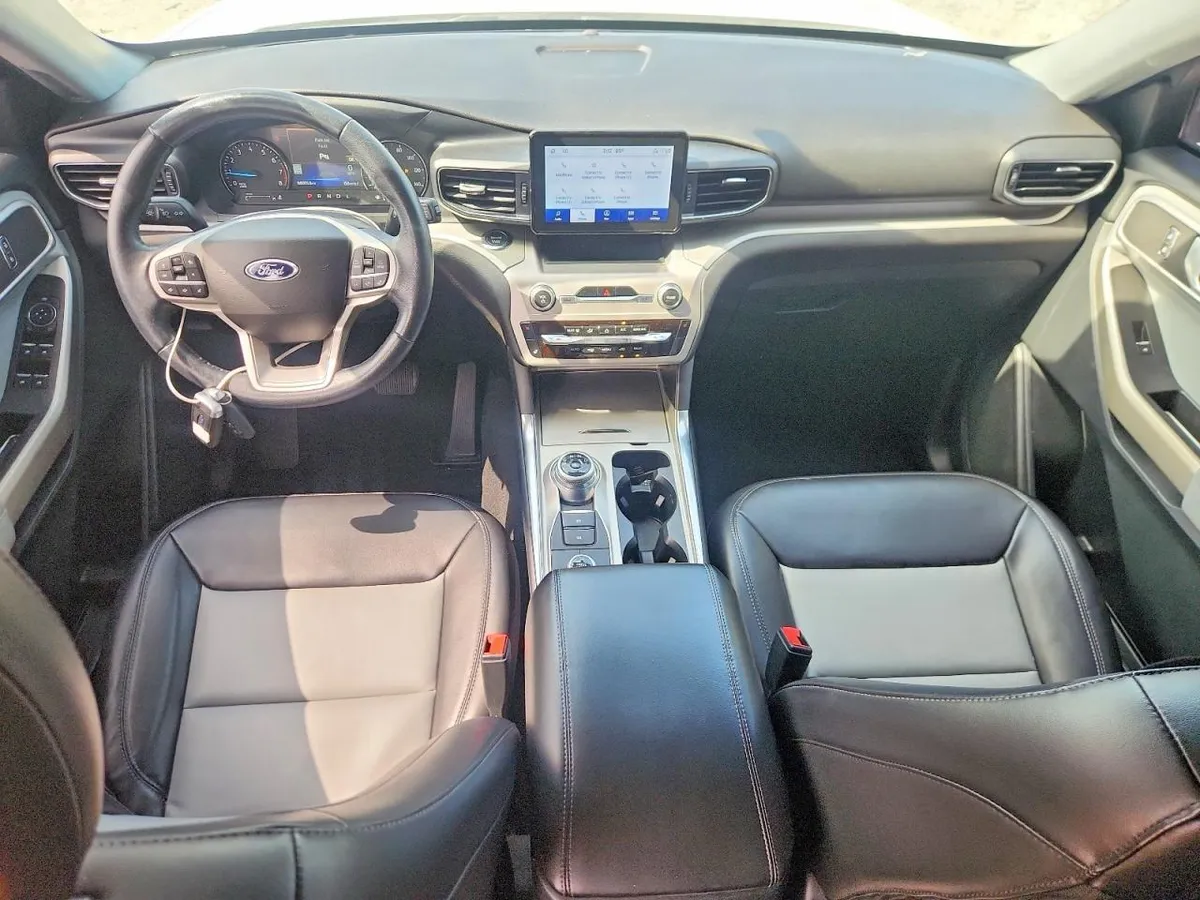 FORD EXPLORER XLT 2022