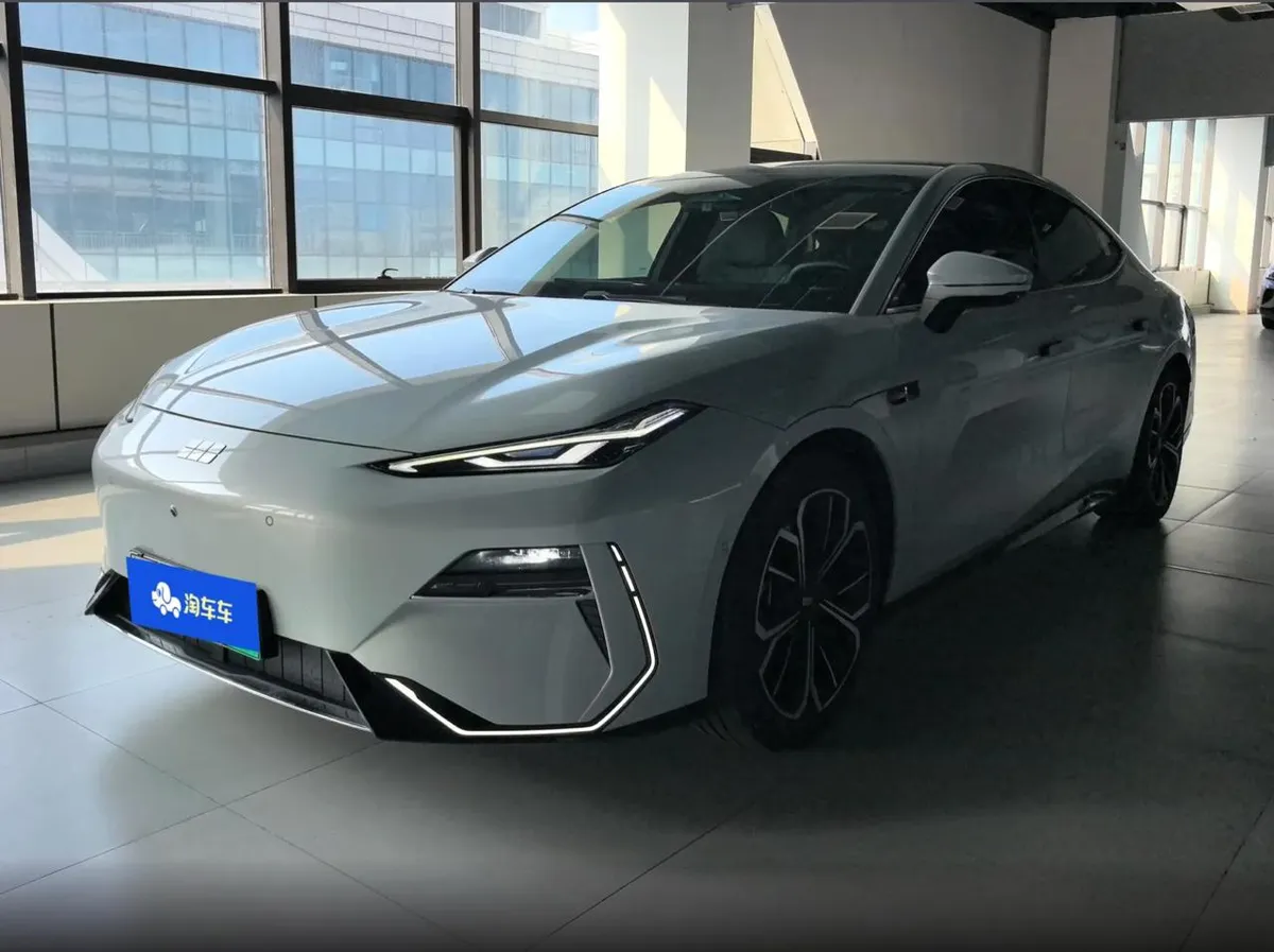 GEELY GALAXY E8 700KM LONG RANGE EDITION 2025