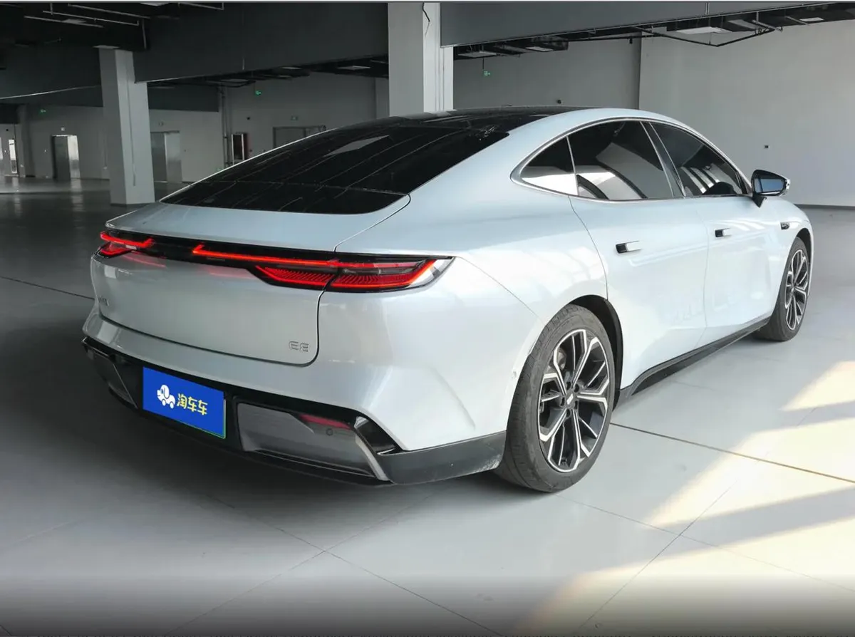GEELY GALAXY E8 700KM LONG RANGE EDITION 2025