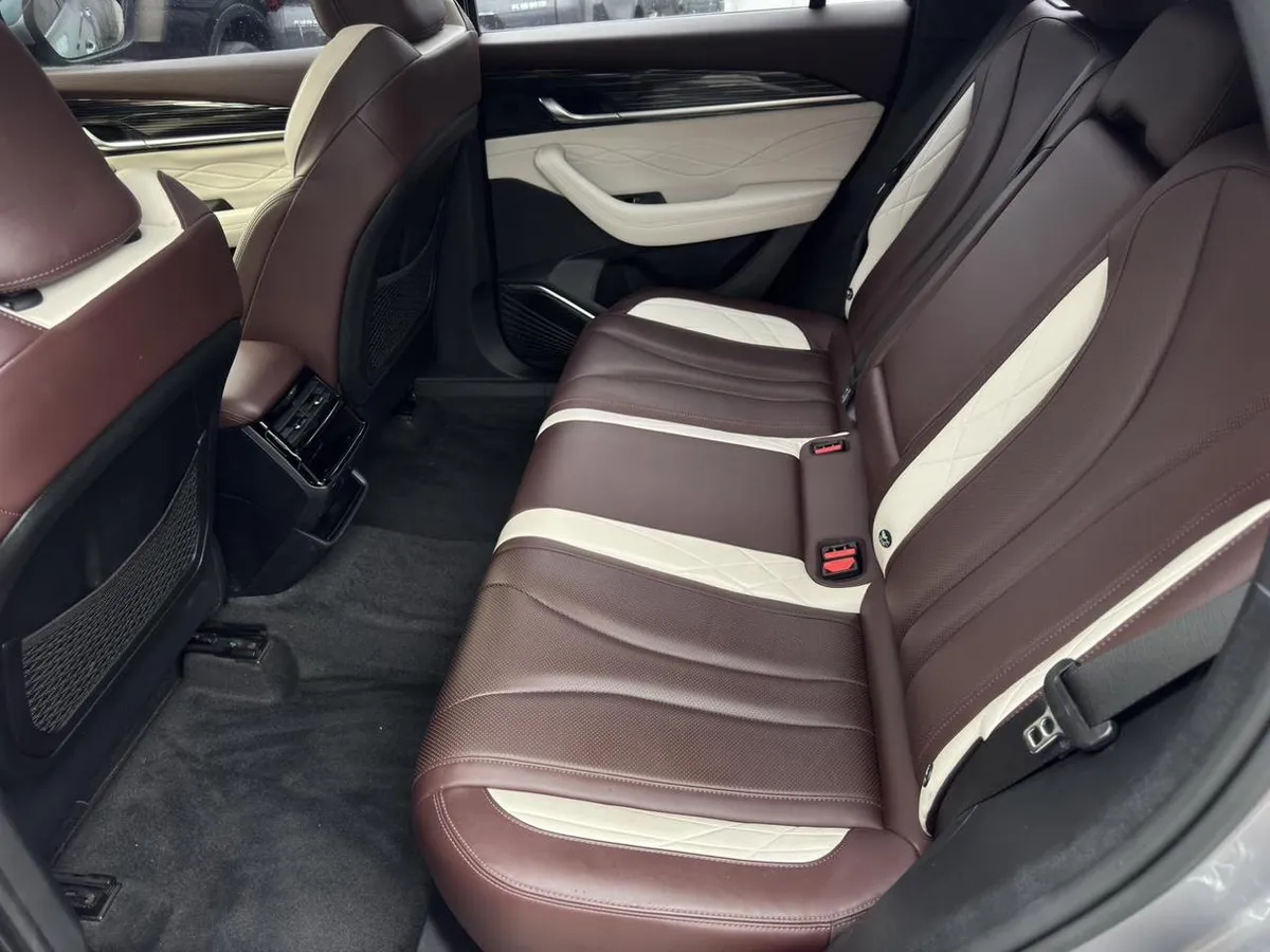 GEELY MONJARO 2022