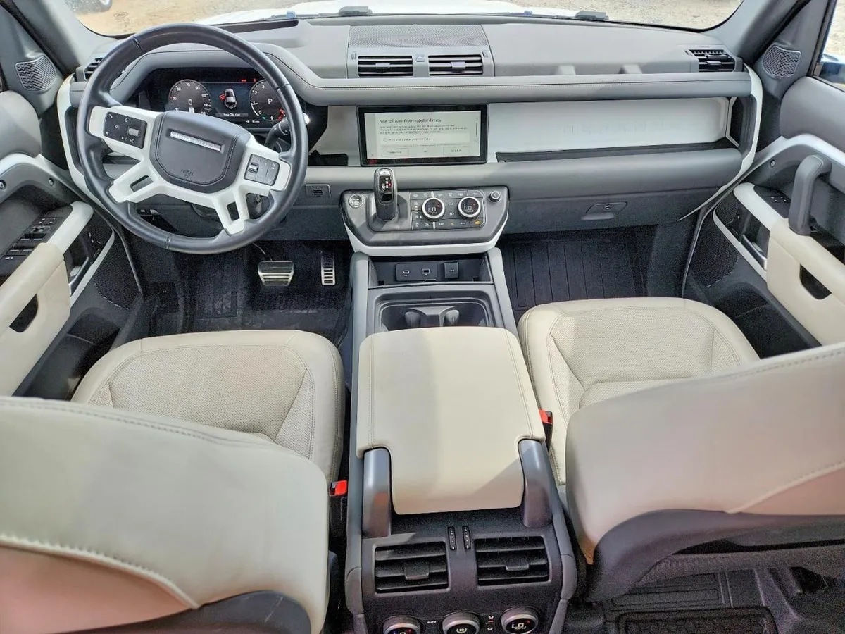 LAND ROVER DEFENDER 110SE 2023