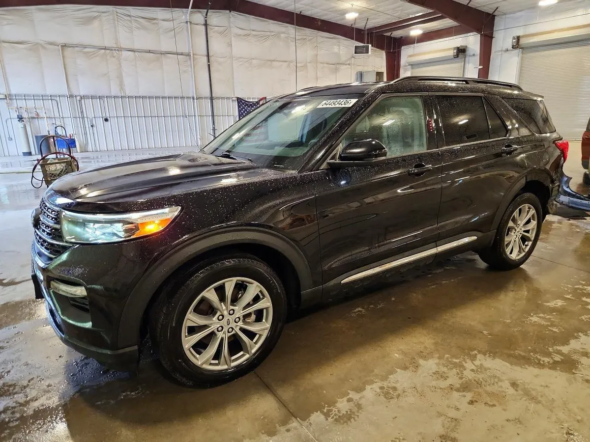 FORD EXPLORER XLT 2023
