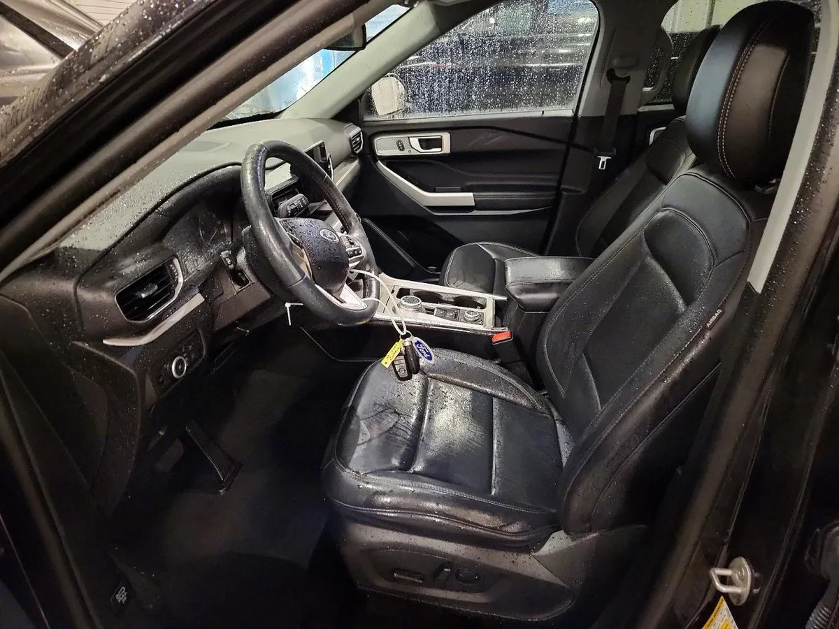 FORD EXPLORER XLT 2023